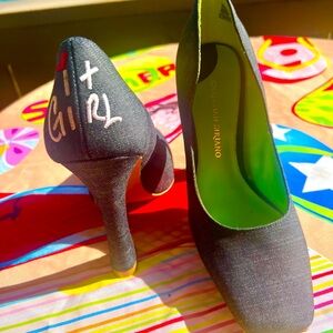 Christian Siriano Blue Denim 5” Pumps “It Girl” Size 7 gorgeous condition!